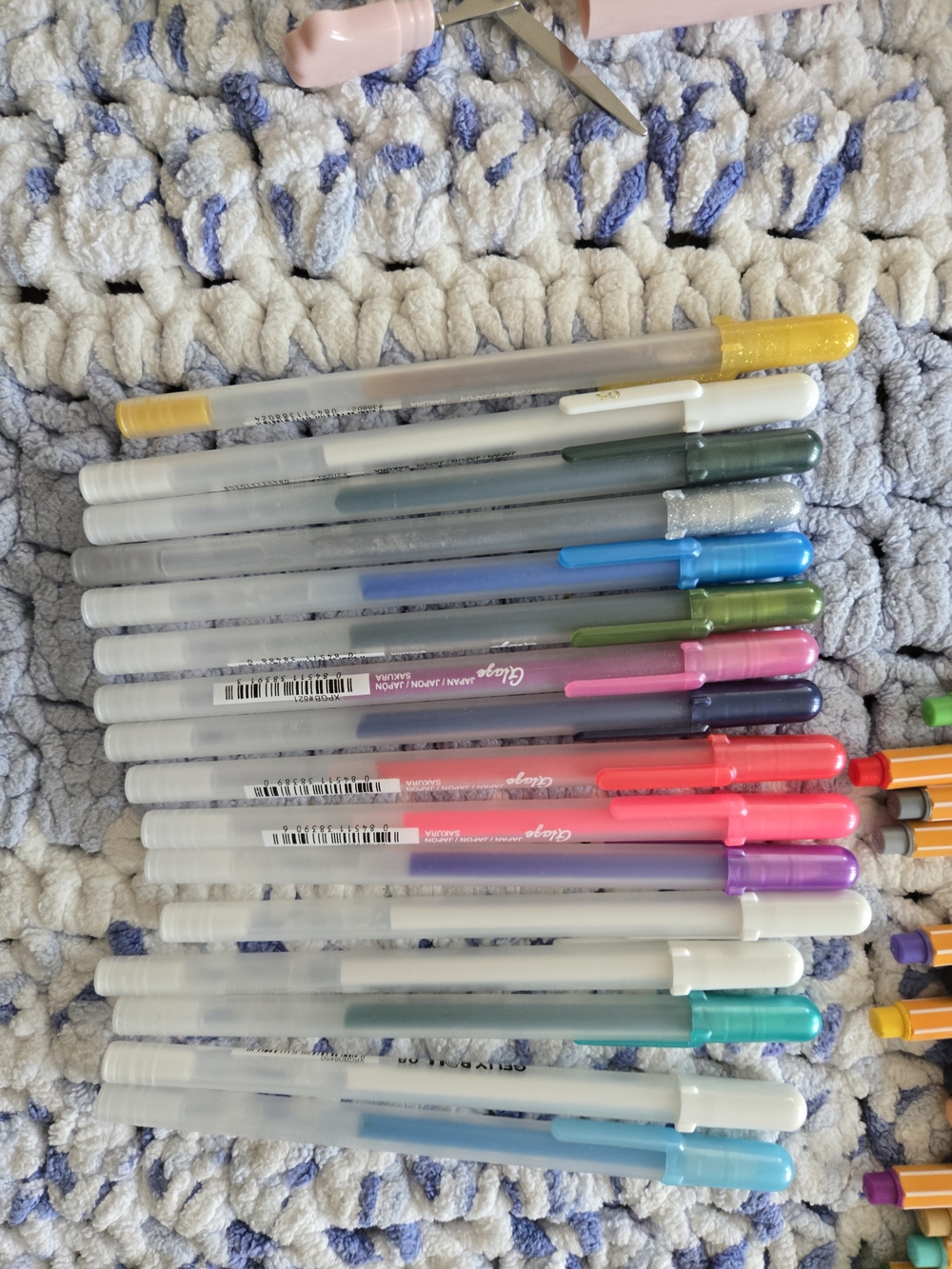 Markers & Assorted Colorful Pens Set - Picture 6 of 6